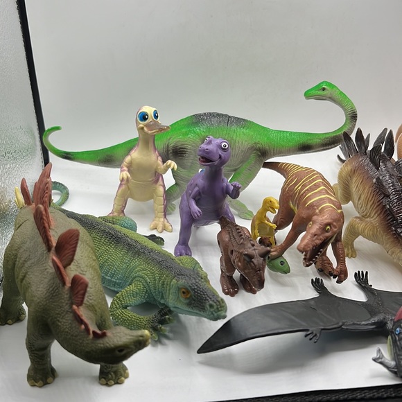 Dinosaur Lot Toys Figures - Picture 2 of 4
